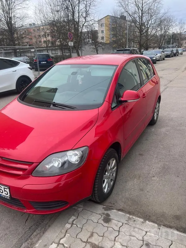 Tātad, pārdodam vw golf plus 77kw manuālis. Skate līdz augustam, iepriekšēji