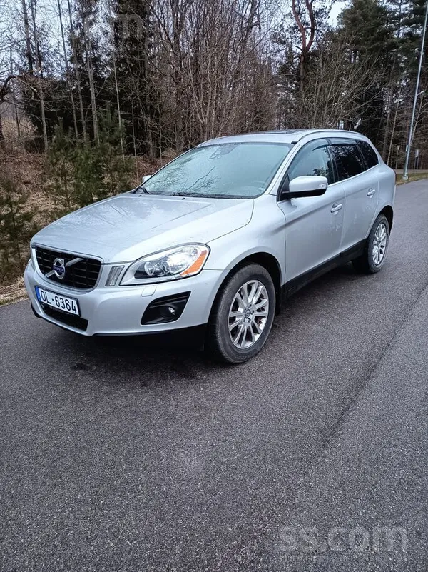 Pārdod volvo Xc60. Nesen izieta TA. Priekšpiedziņa, līdz ar to, ekonomisks u