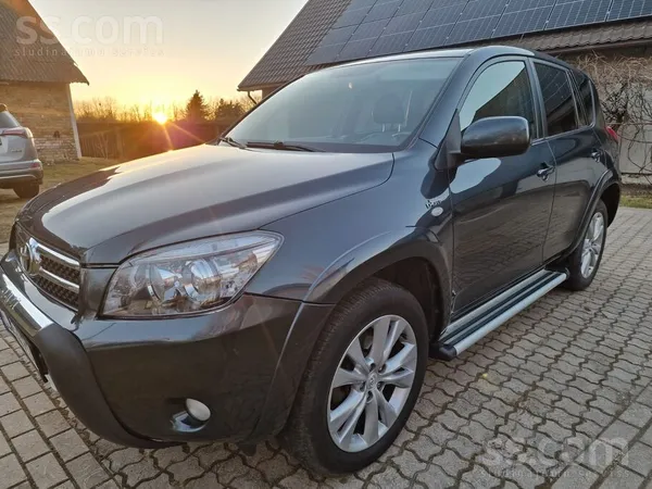 Toyota Tā kā iegādāts cits auto, pārdodu Toyota Rav4 2.2 