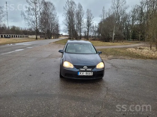 Volkswagen Pārdod VW Golf 5, kas aprīkots ar 1.9 Tdi 66kw mot