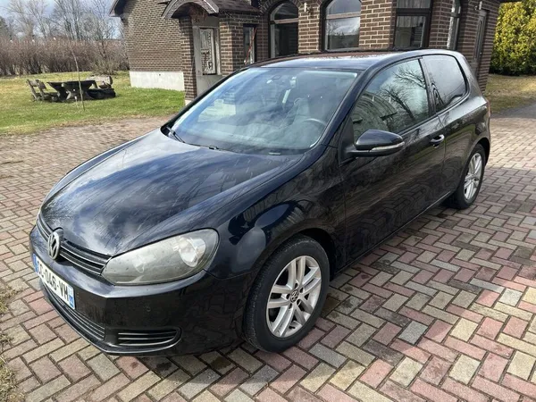 Auto tiko no Francijas.
Bez niecīgākās rūsas.
Ar superekonomisko un jaud