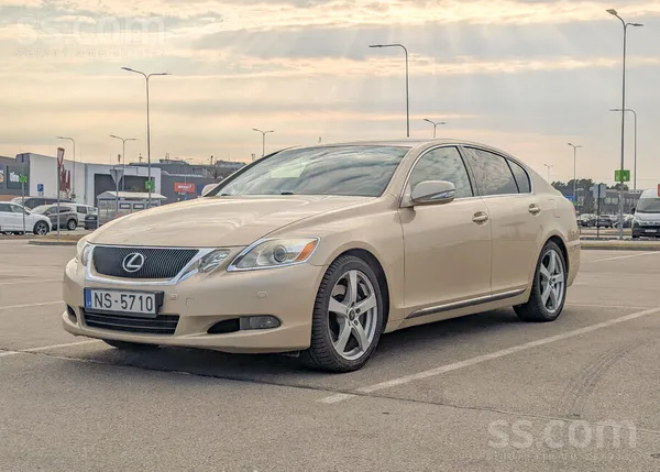 Pārdodu koptu un uzticamu Lexus Gs300. Otrais saimnieks, pirkts, braukts un