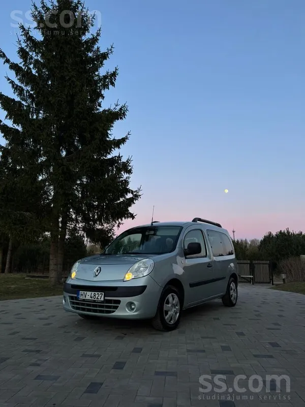 Renault Pārdod uzņēmums, cena ar Pvn 3250 Eur, vai mainu p