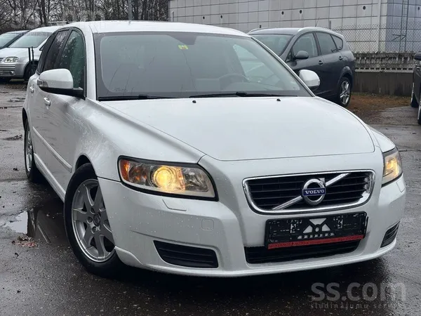 Volvo Ievests Volvo V50 D3 , 5 cilindru Volvo dzinejs. 1