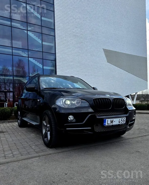 BMW Pārdodu koptu BMW X5 E70 labā tehniskā stāvoklī. A