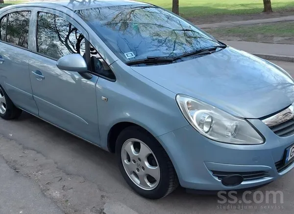 Pārdod Opel Corsa, pirms 6 mēneši nomainīti un krāsoti spārni, sliekšņi (rem