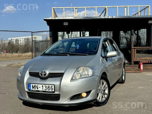 Toyota Uz nomaksu par 35 eiro/ mēn Toyota Auris 2008.gada