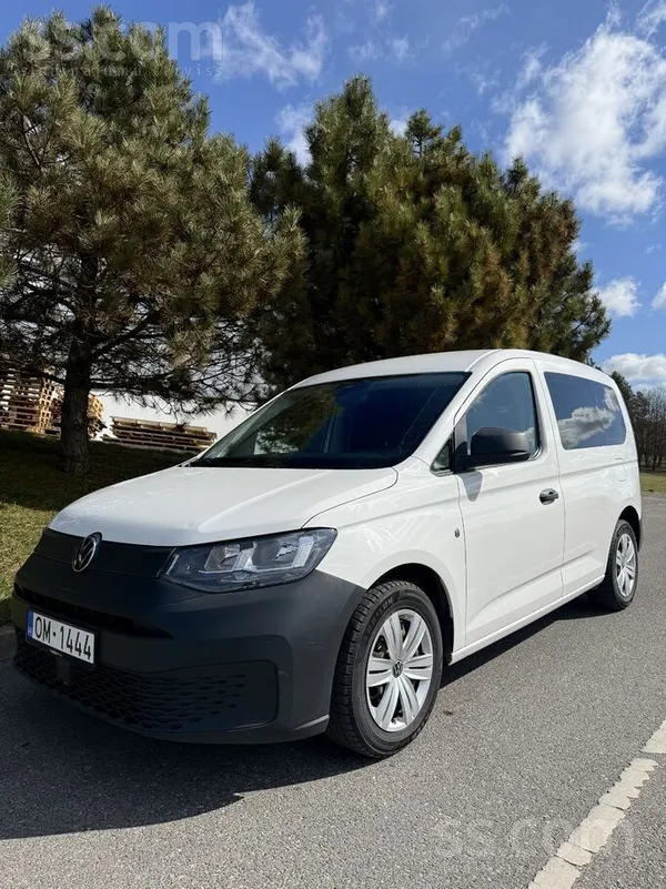 Uzņēmums pārdod Volkswagen Caddy ar uzticamu 2.0 dīzeļdzinēju un 6 pakāpju m