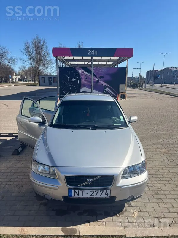 Volvo Pārdodu auto sakarā ar jauna auto iegādes. Ir vizu