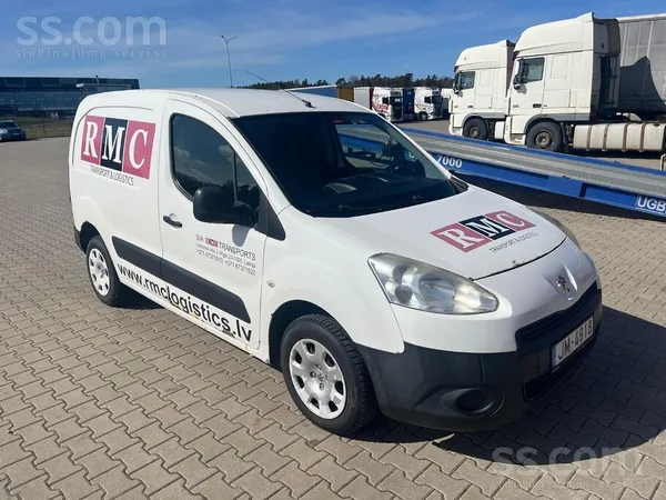 Peugeot Saudzīgi lietots auto, bet beidzoties tehniskai ap