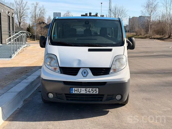 Renault Ar Pvn Pārdod Renault Trafic ar uzticamo 2.5 dīzeļ