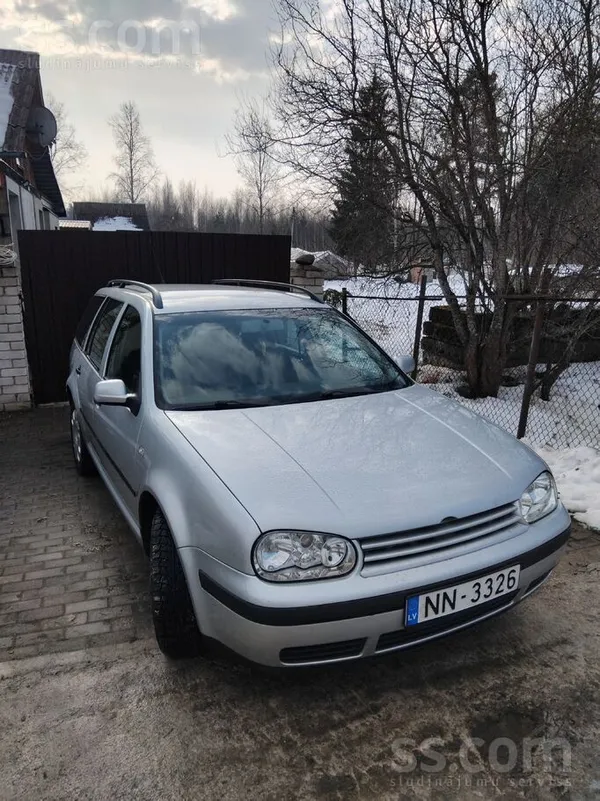 Normāls galfiņš savam vecumam, lec bez problēmām arī kad bija lielie sali. E
