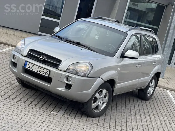 Hyundai Pārdodu Hyundai Tucson 4x4 2.0 benzins un gāze . N