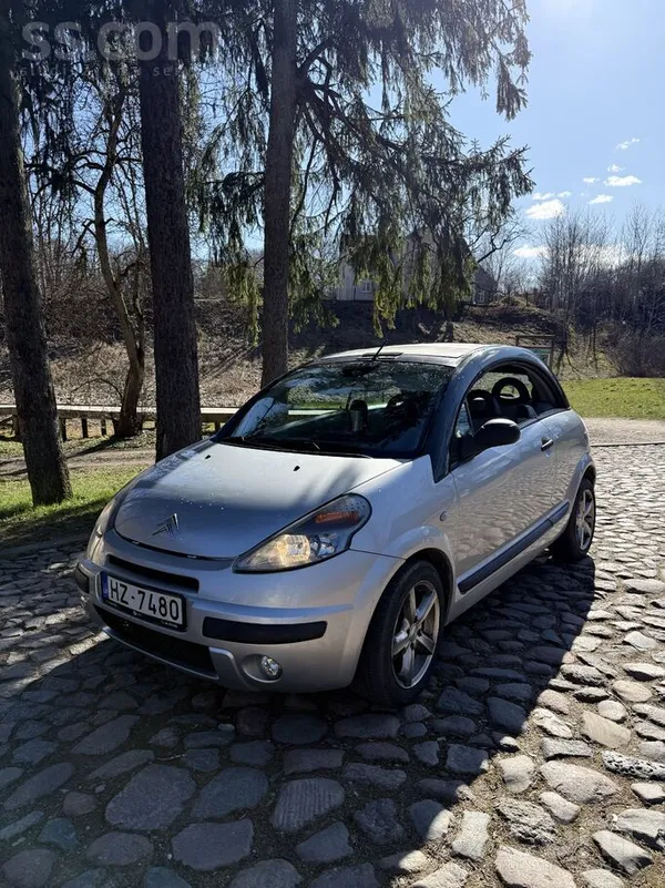 Citroen Pārdodu šo mazo un ekonomisko citroen C3 pluriel .