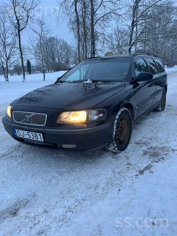 Volvo Pārdodu Volvo V70 2.5D