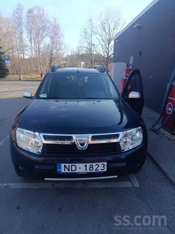 Dacia Продает хозяин есть визуальные дефекты .цена обгов
