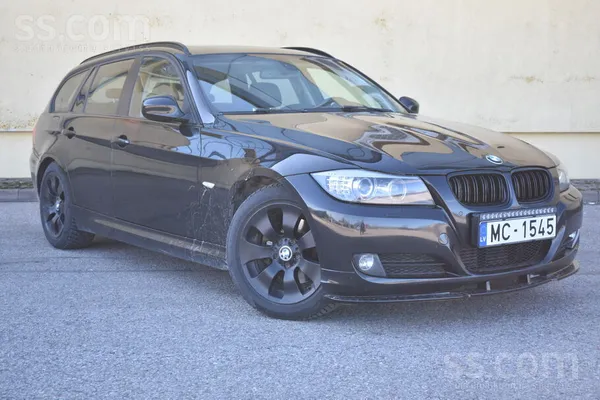 BMW BMW 318 (2011.g) Melna met. 