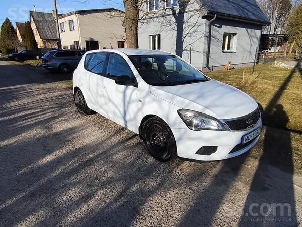 KIA Pārdodās Kia Ceed , T/a līdz 24.11.2026., ceļu nod