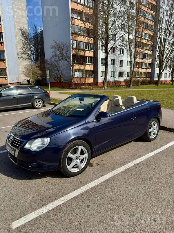 Volkswagen Kabriolets ar cieto jumtu VW Eos 2.0D 103Kw. 