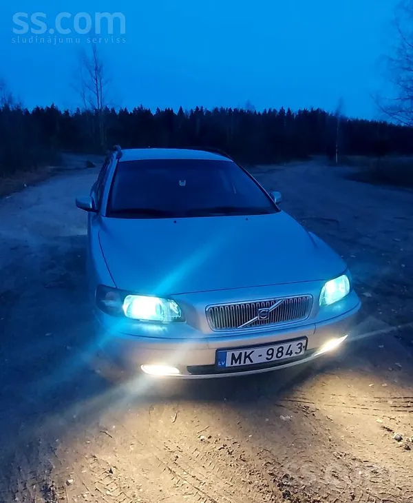 Volvo Pārdodu Volvo V70 2.4 D5 (120 kW), 2003. gads