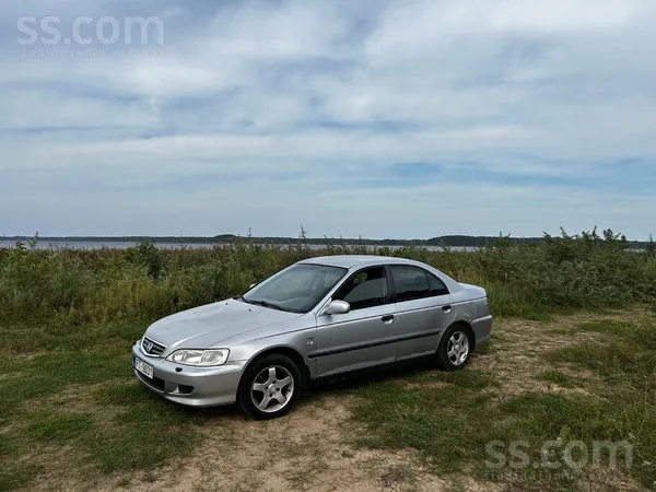 Honda Pārdošanā akords ar slimības lapu. Tehniski labā s