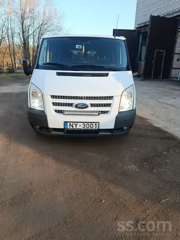 Ford Pasažieru busiņš(B kategorija). Ļoti ekonomisks dz