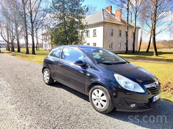 Opel Pārdod koptu un vizuāli izteiksmīgu Opel Corsa, ka