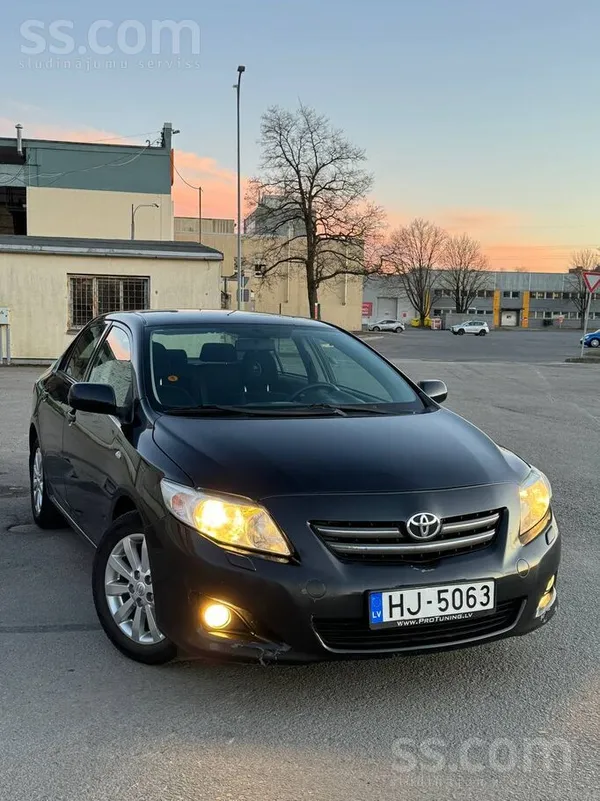 Toyota Pārdodu Toyota Corolla sedāns, 2009. Auto ir pilnī