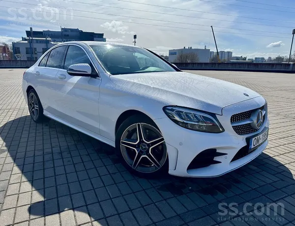 Mercedes Pārdod Mercedes C220d teicamā vizuālā un tehniskā 