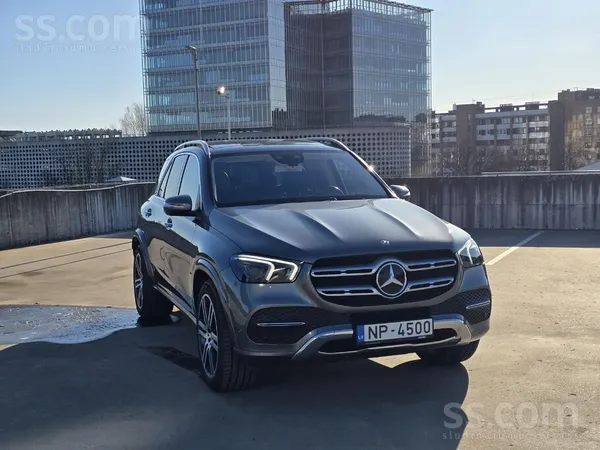 Uzņēmums pārdod Mercedes-Benz Gle 300d 4Matic. 

Komforts un Salons:
Ādas sa