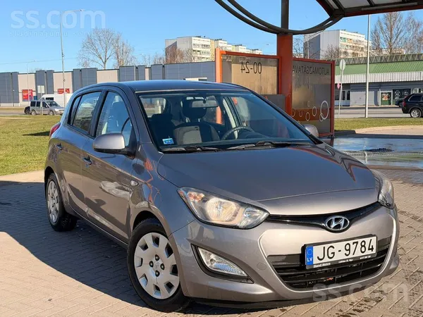 Hyundai Tirgoju hyndai i20 2013 gada mašina ir laba tehnis