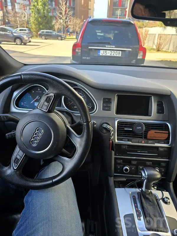 Audi Pārdodu Audi Q7, labā stāvoklī. Līdzi dodu ziemas 