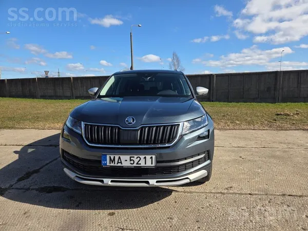 Skoda Scout komplektācija 7 sēdvietas, lietussargi un pl