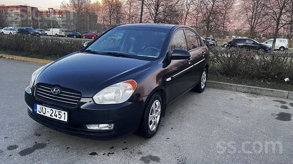Hyundai Pārdod Hyundai Accent, 2007. gads. 