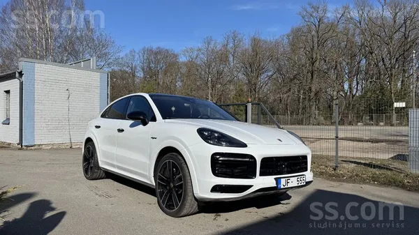 Продается Cayenne E-hybrid Coupe, новый покупался в Латвии, комплектация в о