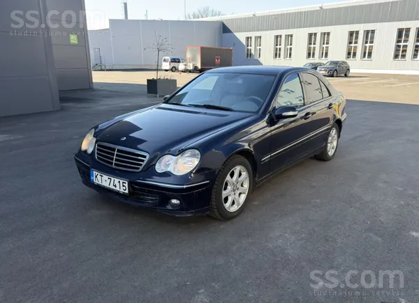 Mercedes Tiek pārdots uzticams un komfortabls Mercedes-Benz