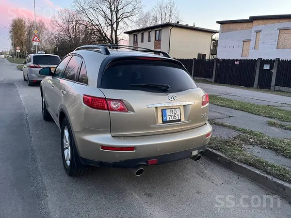 Infiniti Продаётся Infiniti Fx35, 2005 года.