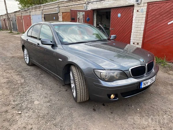 BMW Продаёт владелец. Машина в хорошем техническом сос