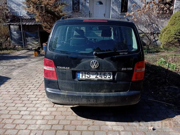 Volkswagen Задняя дверь в хорошем состоянии. Машина не на ход