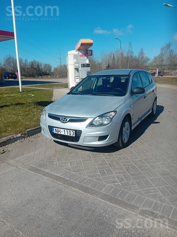 Hyundai Pārdošanā Hyundai i30 CW. Ekonomisks auto, vidēli 