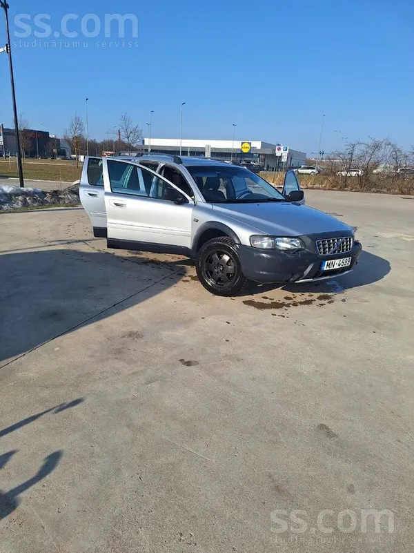 Volvo Volvo Xc70 2.4 D5 120Kw laba kopta mašīna , pa bez
