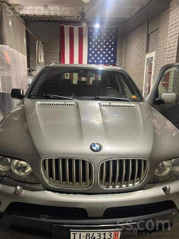 BMW Pārdodās no šveices ievests 4.4i, motora defekts. 
