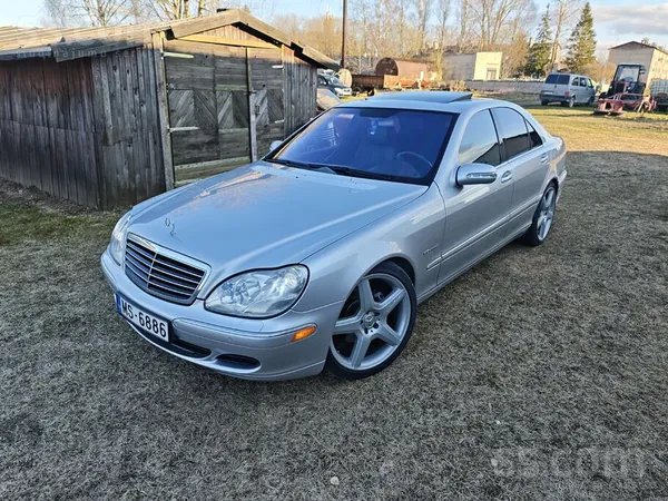 Mercedes Tiek pārdota automašīna. Jaudīga, dinamiska, izska