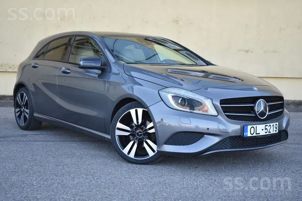 Mercedes Mercedes A180 (2012.g) Pelēka met. 