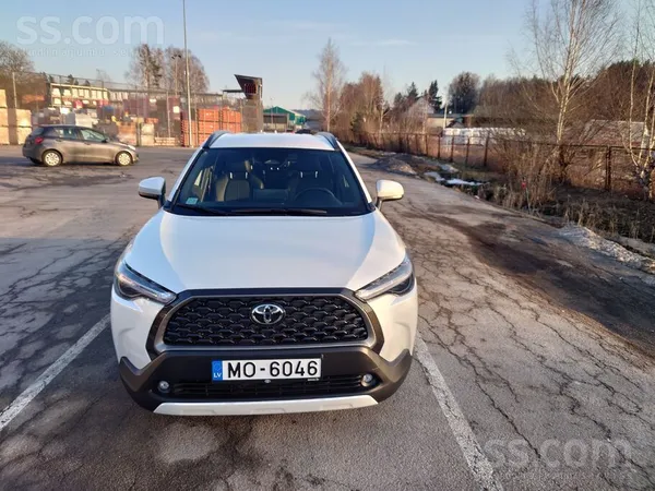 Toyota Steidzīgi. Tikai 13500 km, 