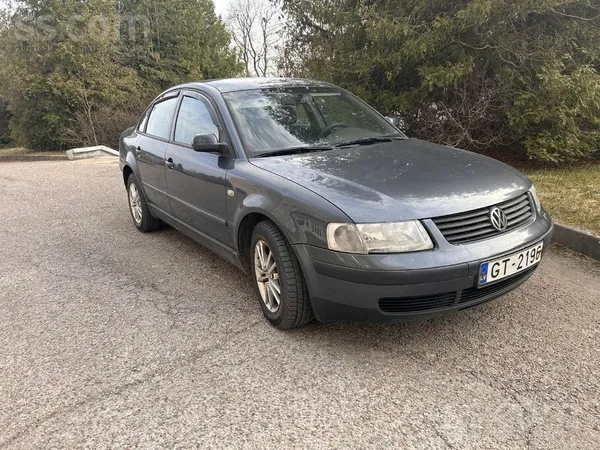 Pārdodu ekanomisku un drošu auto. Aizmugurējie krēsli nolaižas. Viss kas maš