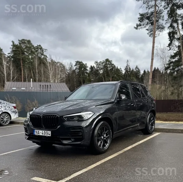 BMW Ražotāja garantija līdz 30.01.2027 vai 200 000 km.