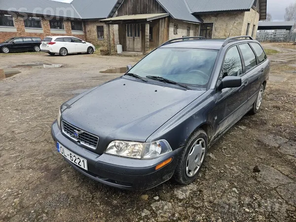 Uz TA jāmetina 1 caurums. 
Motors, sajūgs, kārba kārtībā.