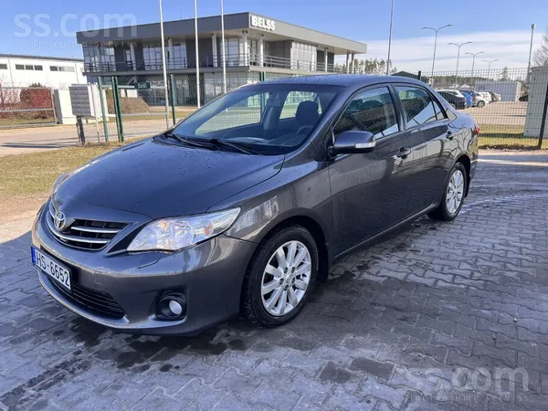 Toyota Pārdod toyota corolla 1, 6i 2011g.