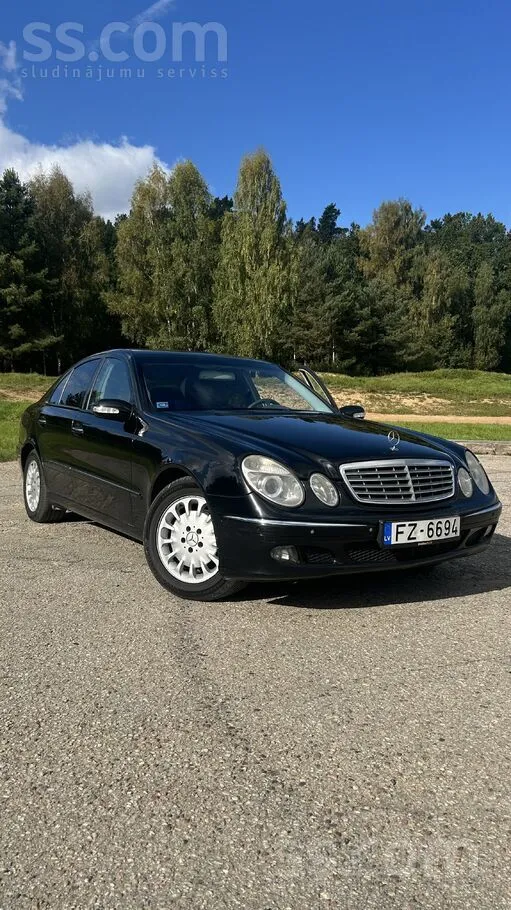 Mercedes Uzticams un ērts auto. 